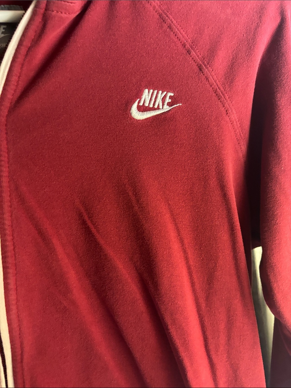 Nike Women’s Burgundy Zip-Up Hoodie Jacket with White Trim - Picture 3 of 9